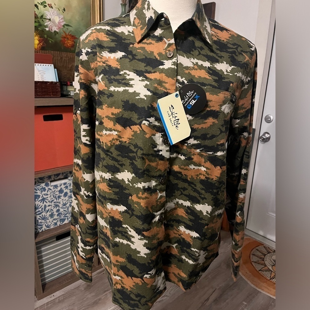 Salt Life, NEW. women’s button-down activewear